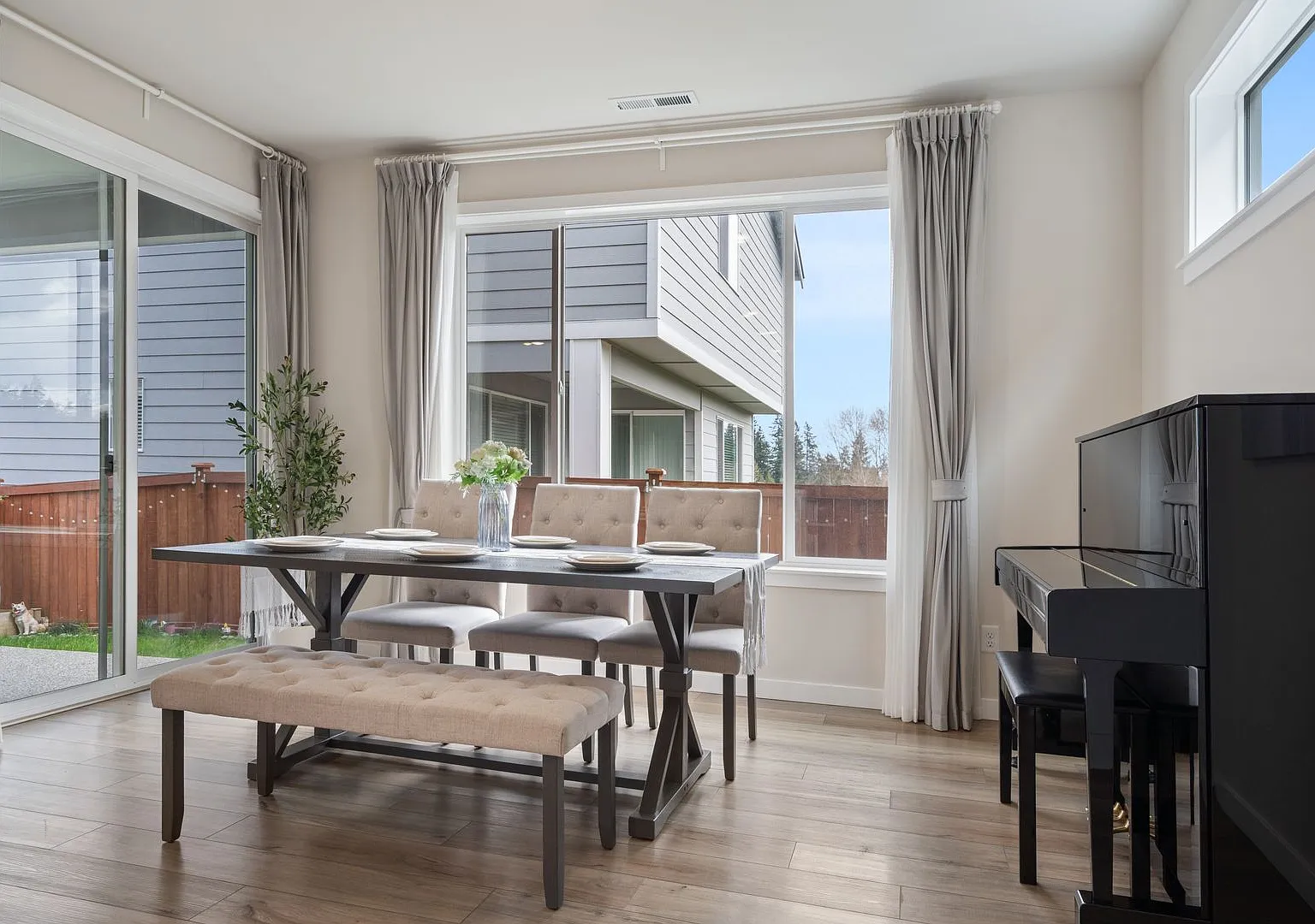 Modern 2023-Built 4-Bedroom Home in Alpine Estates — Photo 4