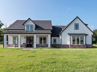 1807 SW 8th St, Wagoner, OK 74467