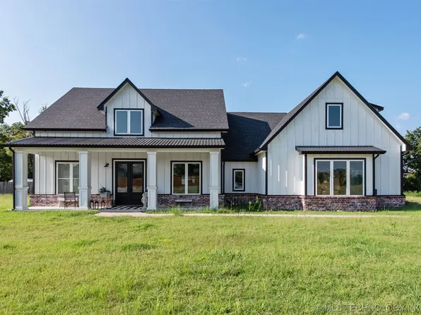 1807 SW 8th St, Wagoner, OK 74467