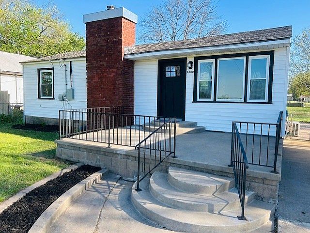 Large front porch.
