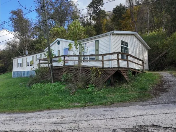 1049 Buckeye St, Bridgeport, OH 43912