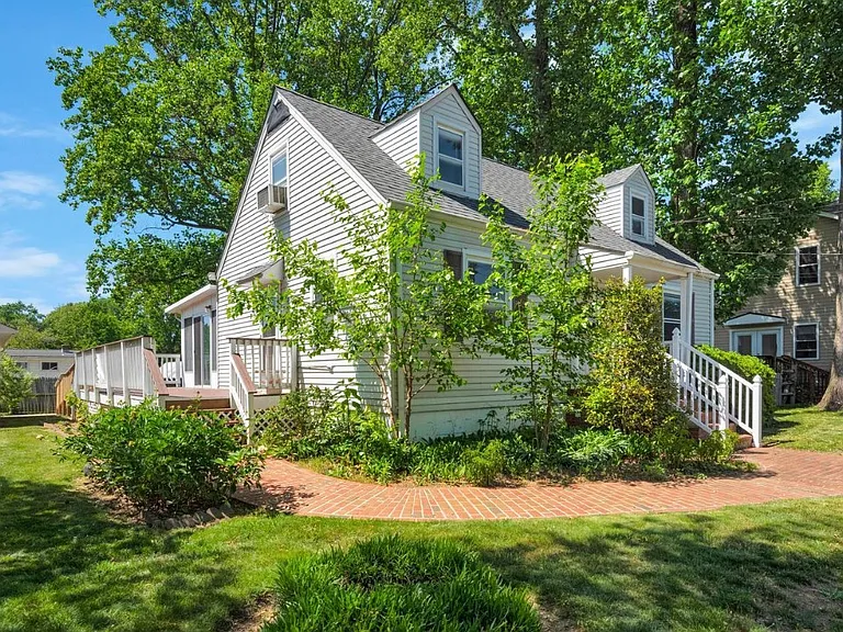4038 Poplar St — Photo 3