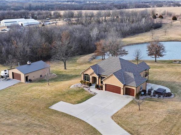 33106 E Stringtown Rd, Greenwood, MO 64034