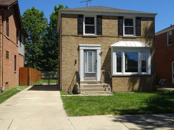 6254 W Eastwood Ave, Chicago, IL 60630
