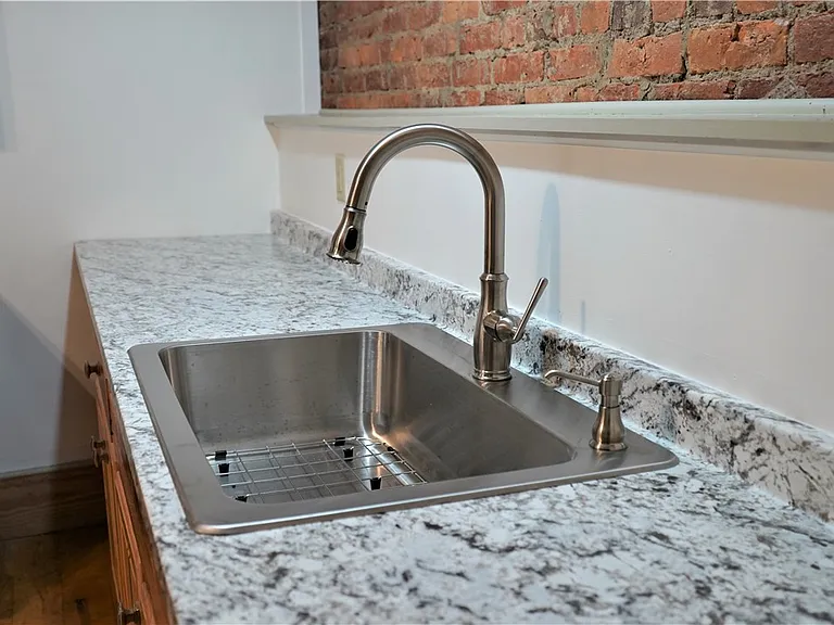 54 North Ave — Photo 3