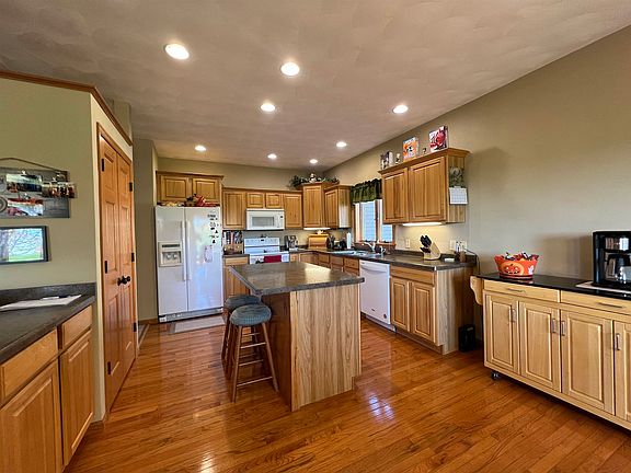 4th image of 2648 Meadowview Dr