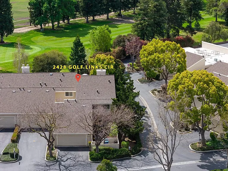 2428 Golf Links Cir — Photo 38