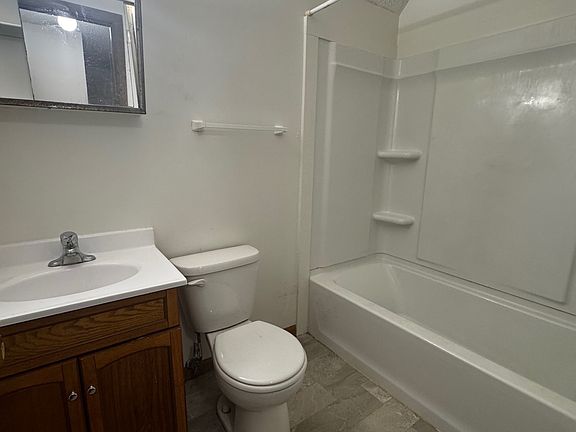 5th image of 603 S Hennepin Ave APT 2