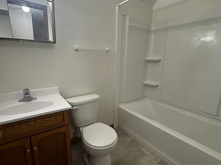603 S Hennepin Ave #6 — Photo 5