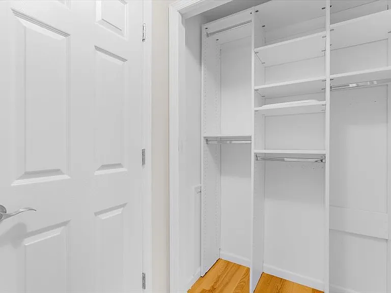 1134 Lake Heron Dr #1B — Photo 2