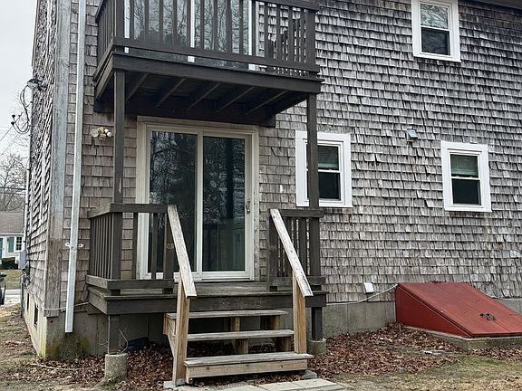 4th image of 136-138 W Yarmouth Rd