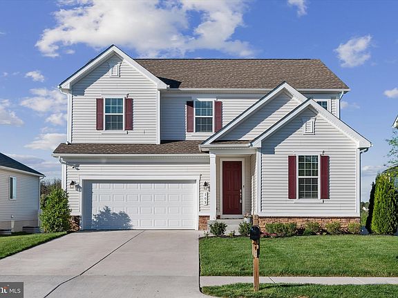 3rd image of 109 Brandenbury Ct