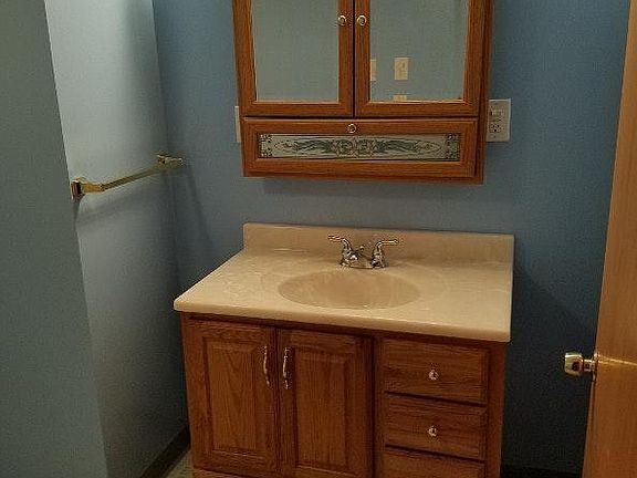 3rd image of 782 Greenlawn Ave