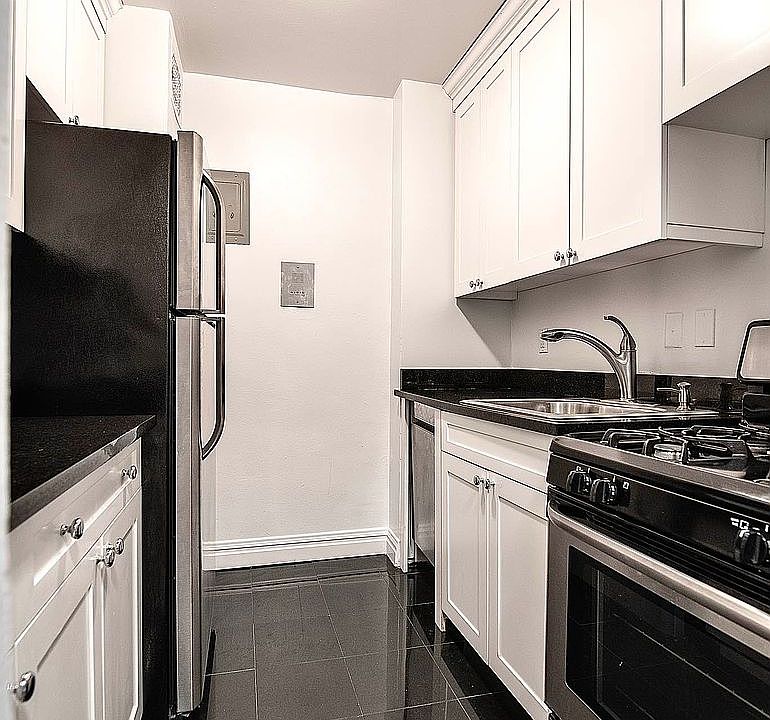 1st image of 360 W 45th St #1E