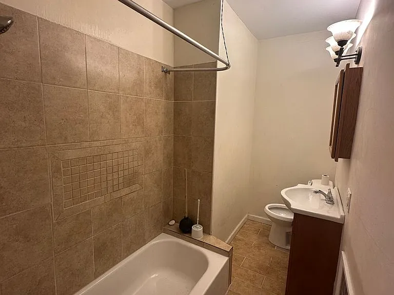 4214 N Darien St — Photo 12