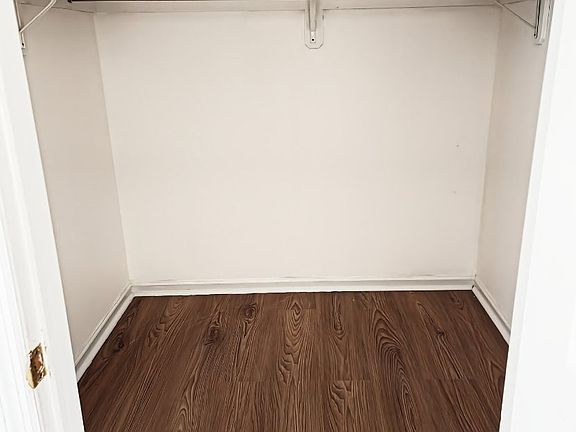 4th image of 87 N 6th St Floor 2