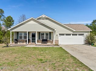 225 Lockwood Ct, Hubert, NC 28539