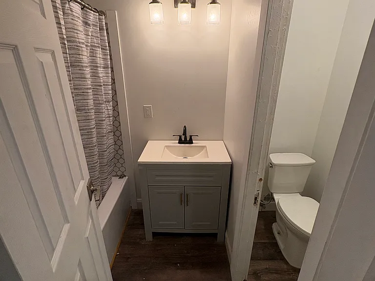 2571 Jackson Ave — Photo 7