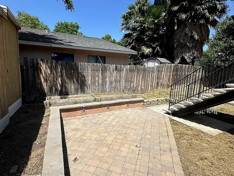 8263 Linden Rd — Photo 9