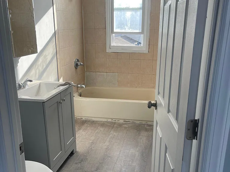 568 Bergen St — Photo 1