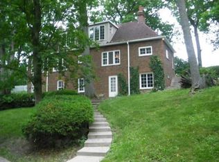 440 Forest Dr, Rossford, OH