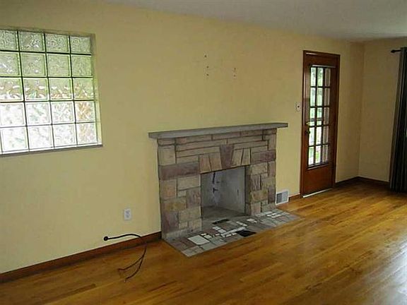 4th image of 105 Klementina Dr