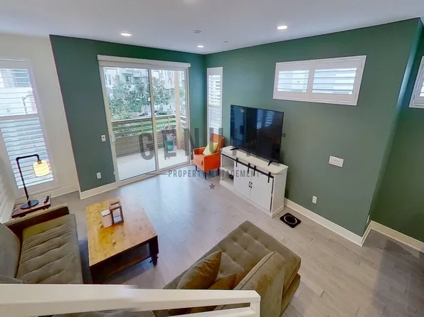 664 Wedge, Costa Mesa, CA