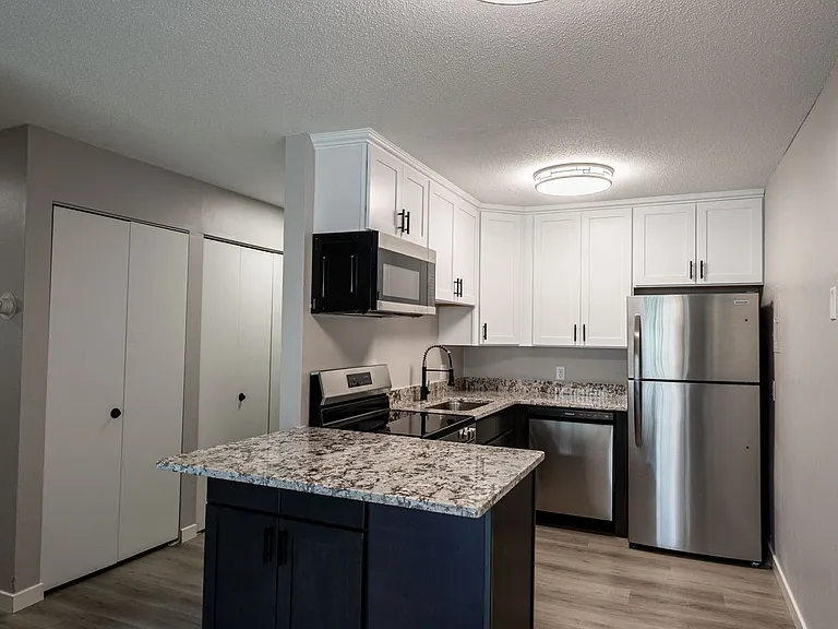 SkyHill Apartments — Photo 7