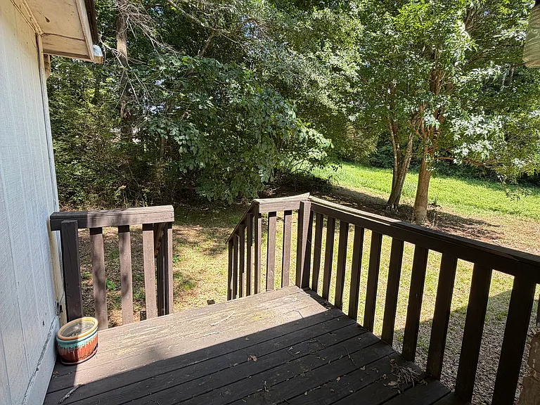 89 Sheila Ln — Photo 8