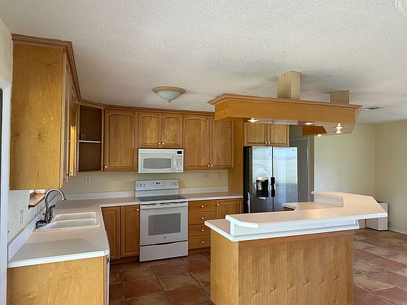 5th image of 50 Oak Tree Dr
