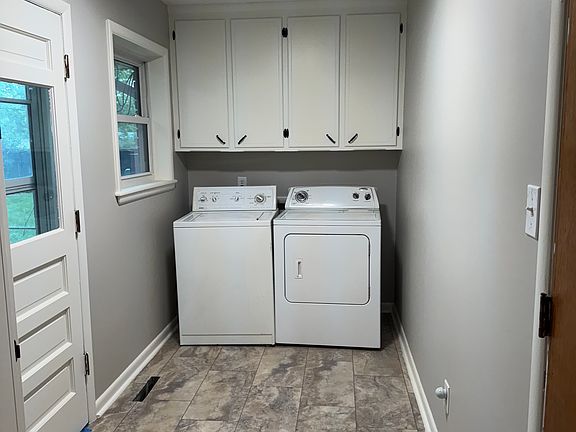 5th image of 408 W Highland St