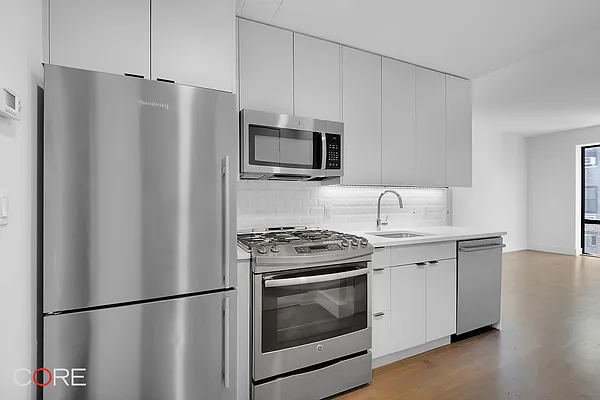 Rented by CORE | media 10