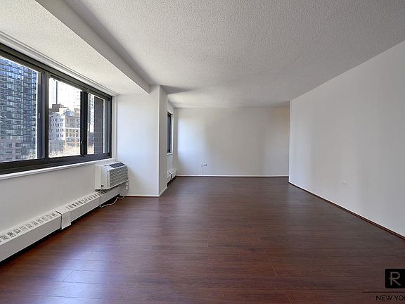 2nd image of 80 Gold St #8G