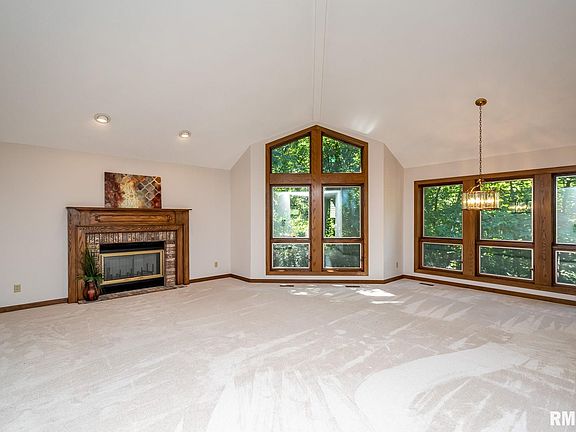5th image of 44 Wildwood Dr