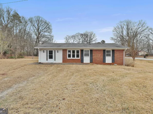 67 Witcher Cir, Newnan, GA 30263