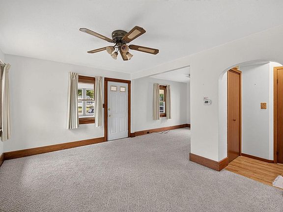 4th image of 2202 Winnebago STREET