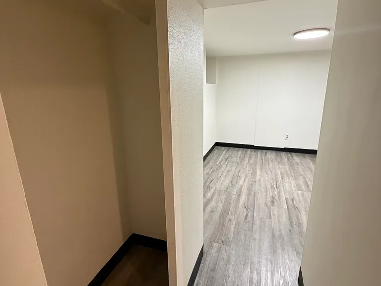 1213 Quincy St #5 — Photo 8