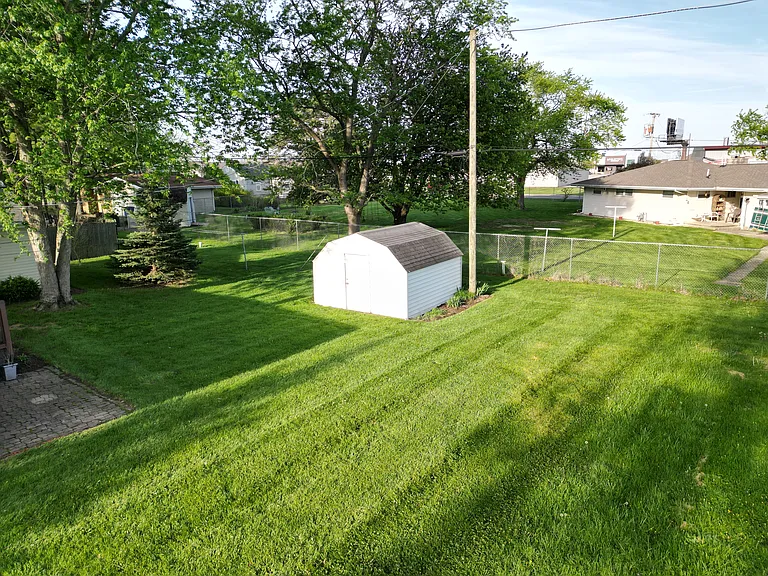 3906 S Poplar St — Photo 6