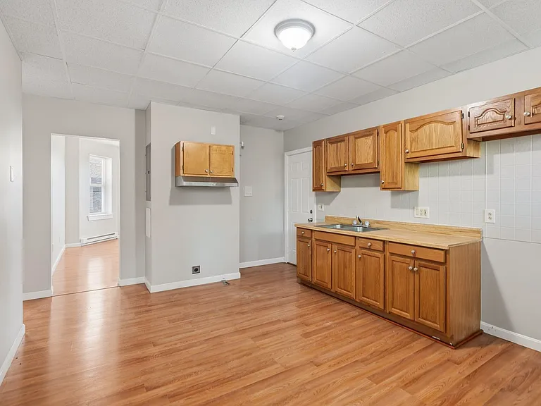 194 196 Lyman Street 53 #57-59 — Photo 5