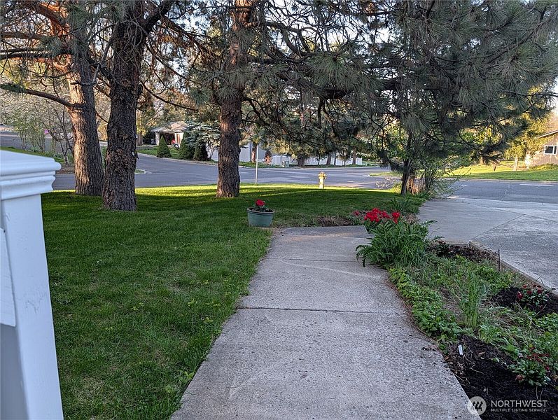 3rd image of 795 SE Greenhill Road