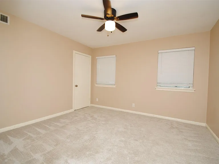10034 Cedardale Dr — Photo 35