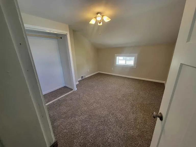 544 N Chatham St — Photo 16