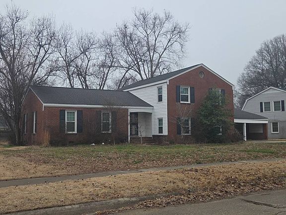 3rd image of 1713 Country Club Rd