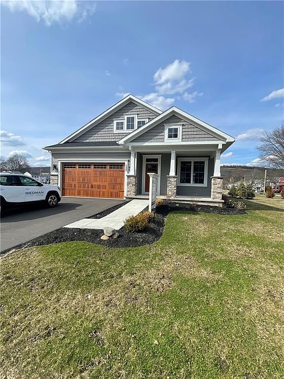 137 Cayuta St, Corning, NY 14830 Zillow