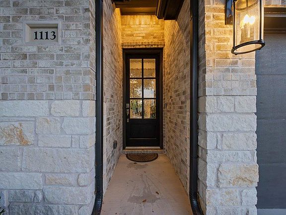 2nd image of 1113 Mulberry Oak Ln