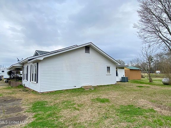 3rd image of 1048 Barnes Rd