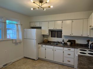 1208 N Fullhart Dr, Muncie, IN 47302