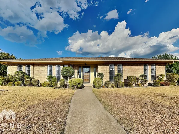 810 Bradfield Dr, Garland, TX 75042