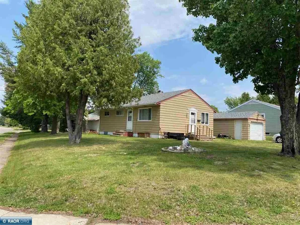 201 Hampshire Dr, Hoyt Lakes, MN 55750
