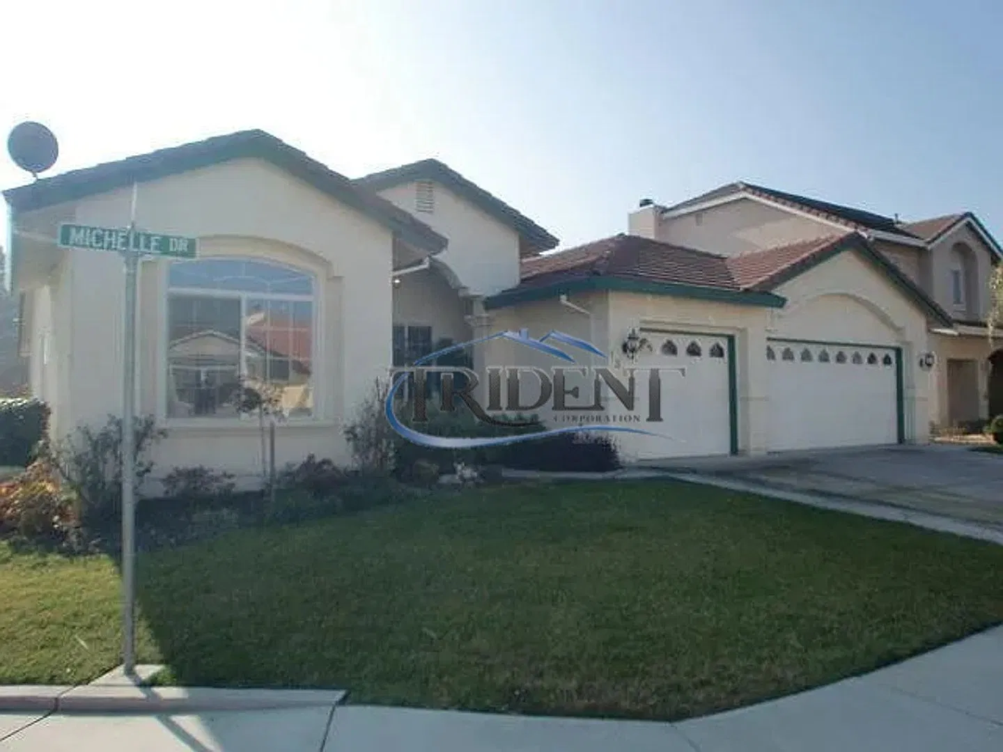 4 bedroom, 3 bath house — Photo 1